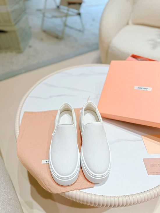 Miu Miu Thick Sole Casual Canvas Sneakers Non-slip Outsole
