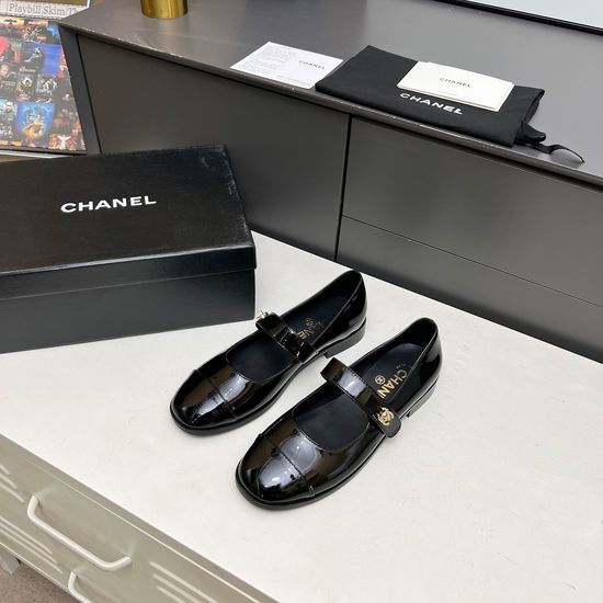 Prada Classic Black and White Soft Leather Comfortable Shoes