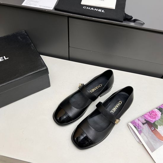 Prada Classic Black and White Soft Leather Comfortable Shoes