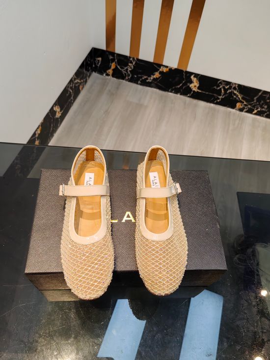 Alaia Elegant Heart Decoration Mesh Casual Flat Shoes