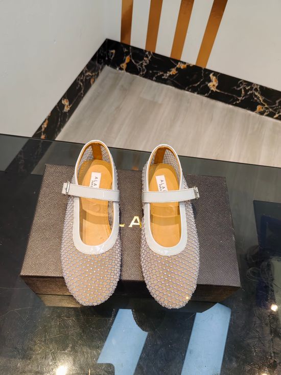 Alaia Elegant Heart Decoration Mesh Casual Flat Shoes