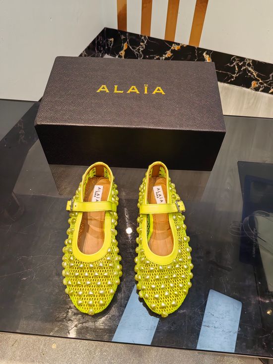 Alaia Elegant Heart Decoration Mesh Casual Flat Shoes