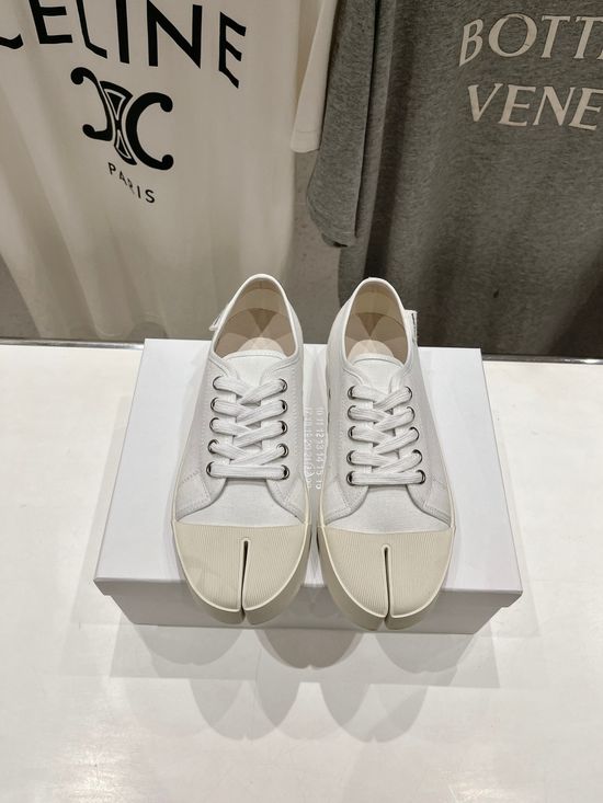 Maison Margiela Split-Toe Canvas Slip-On Shoes Rubber Sole Comfortable Daily Footwear