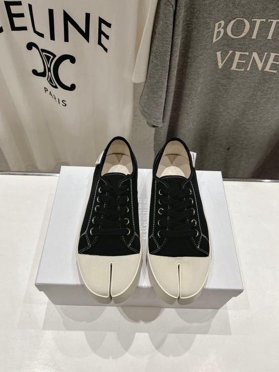 Maison Margiela Split-Toe Canvas Slip-On Shoes Rubber Sole Comfortable Daily Footwear