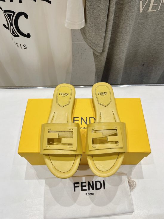 Fendi Hollow Carved Flat Slide Sandals Genuine Leather Outsole Footwear