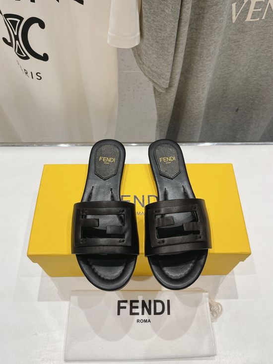 Fendi Hollow Carved Flat Slide Sandals Genuine Leather Outsole Footwear