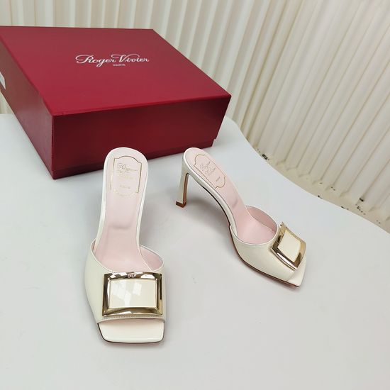 Roger Viver Pointed Toe Buckle Block Heel Pumps with Leather Sole