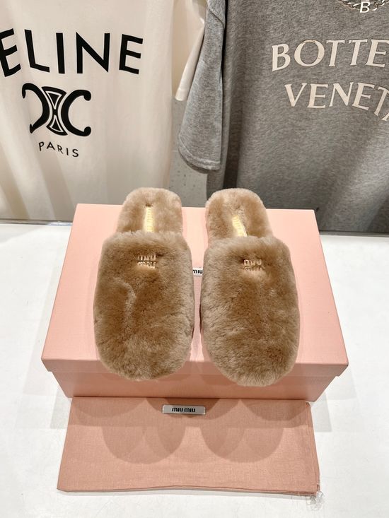 Miu Miu Warm Plush Fur Lined Slip On Home Slippers Cozy Wear Resistant