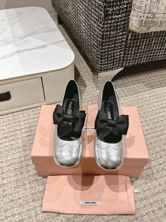 Miu Miu Bow Decor Mary Jane Chunky Heel Pumps