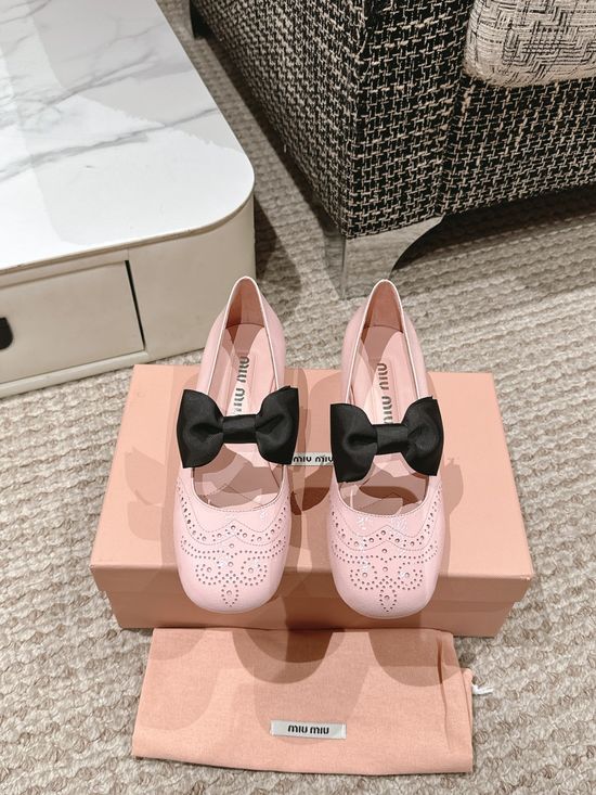 Miu Miu Bow Decor Mary Jane Chunky Heel Pumps
