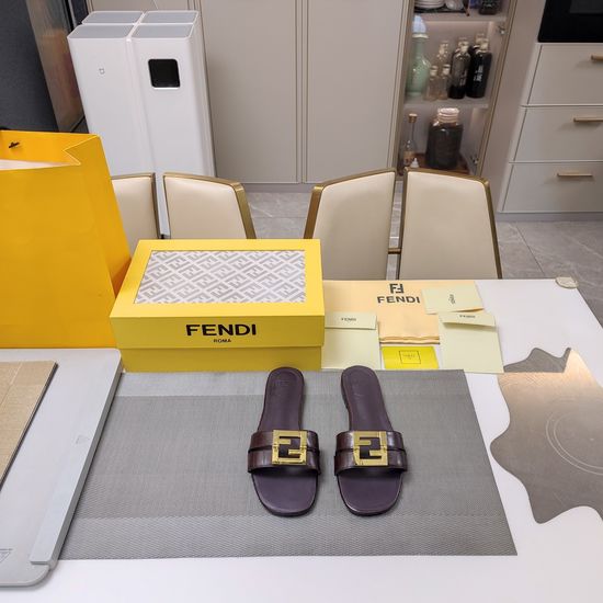 Fendi Genuine Leather Sandals with Metal Buckle Comfortable Elegant Footwear