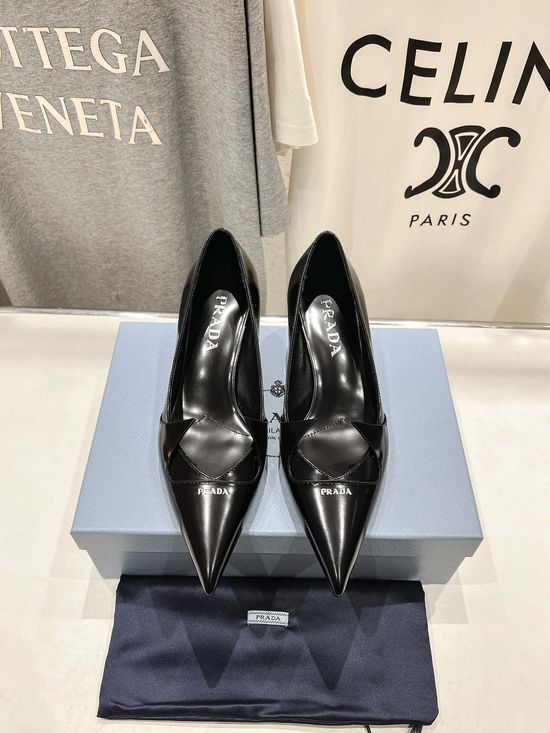 Prada Pointed Toe Mary Jane Shoes Soft Lining Genuine Leather Sole