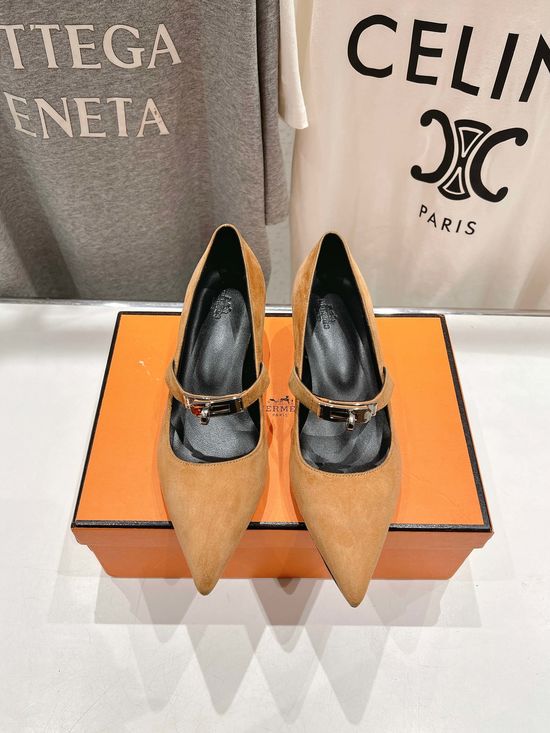 Hermes Suede Pointed Toe Pumps Soft Sheepskin Lining Durable Sole