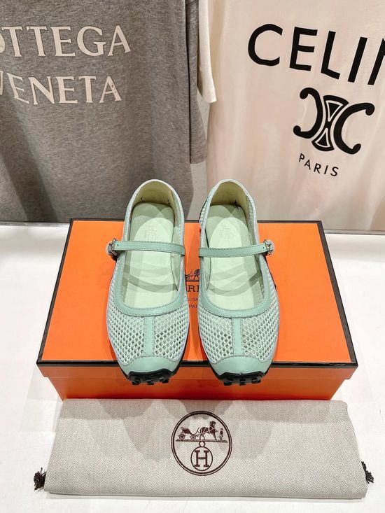 Hermes Breathable Mesh Upper Casual Walking Sneakers Non Slip Shoes