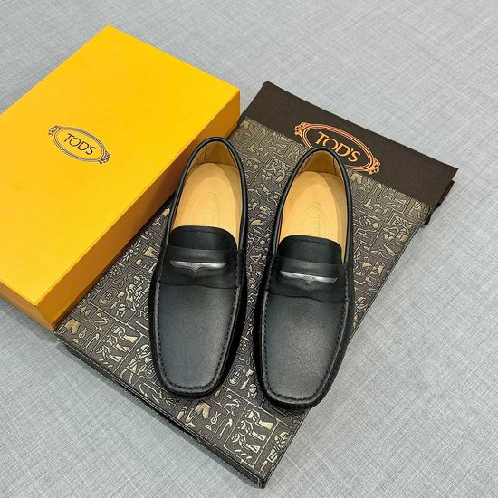 Tods Smooth Leather Classic Loafers Black