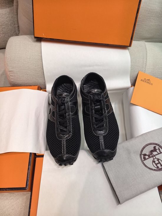 Hermes Breathable Leather Casual Shoes with Studded Rubber Sole