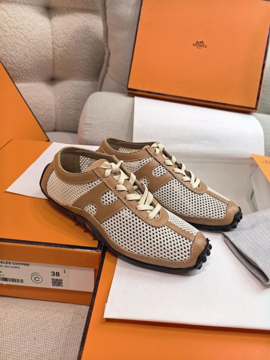 Hermes Breathable Leather Casual Shoes with Studded Rubber Sole