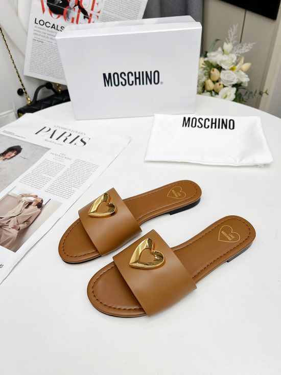 Moschino Classic Leather Casual Shoes With Soft Sheepskin Lining
