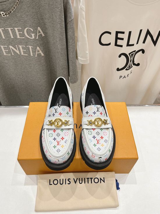 Louis Vuitton Chain Decor Leather Platform Loafers With Soft Lining