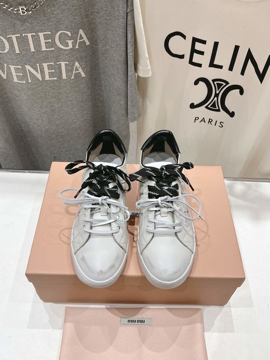 Miu Miu Vintage Lace-up Casual Leather Sneakers Comfortable All-match Shoes