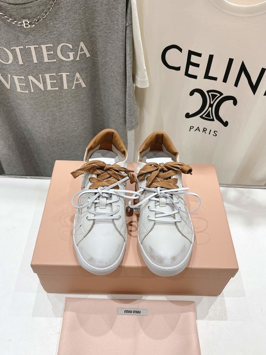 Miu Miu Vintage Lace-up Casual Leather Sneakers Comfortable All-match Shoes