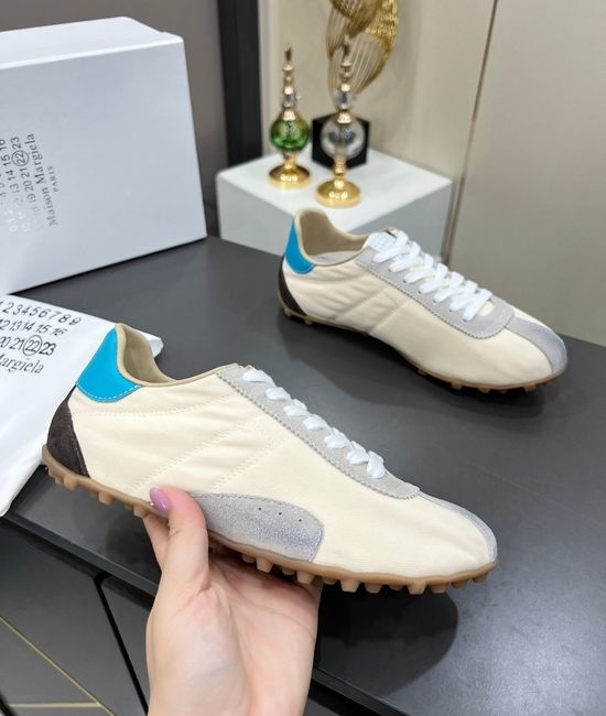 Maison Margiela Vintage Casual Sneakers With Stitched Detail Non Slip Sole