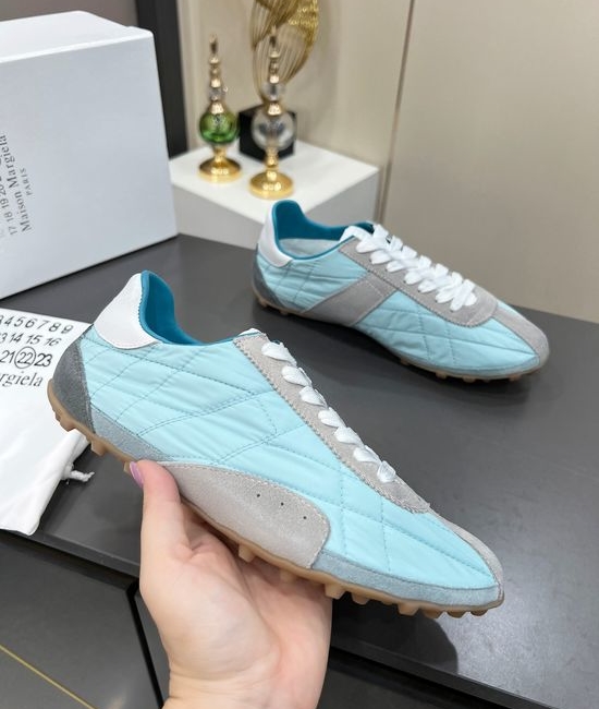 Maison Margiela Vintage Casual Sneakers With Stitched Detail Non Slip Sole