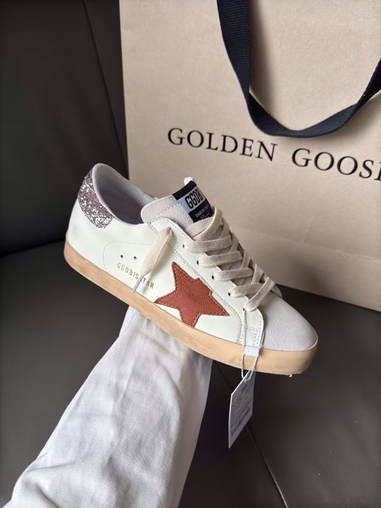 Golden Goose High Quality Vintage Worn Suede Fashion Sneakers With Hidden Lift