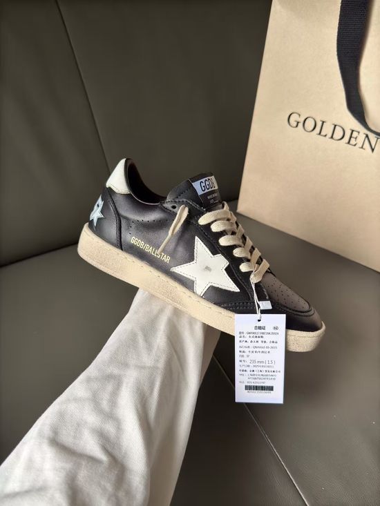 Golden Goose Premium Distressed Fashion Sneakers with Comfort Lining