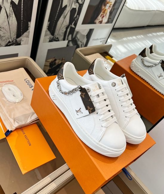 Louis Vuitton LV Premium Leather Lightweight Durable Casual Sneakers