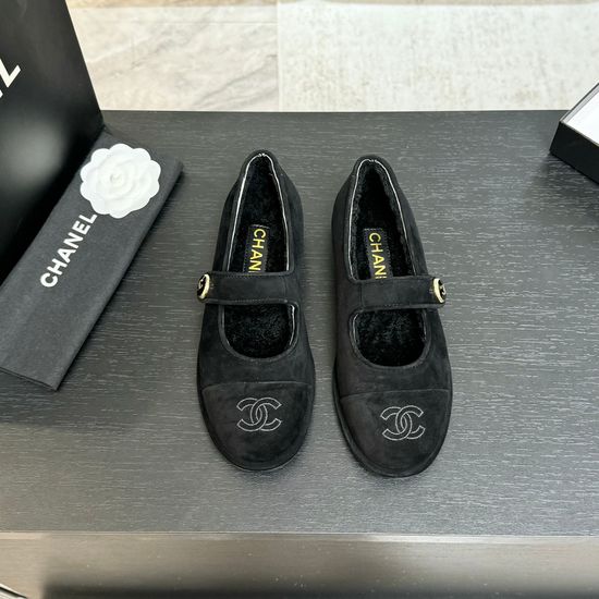 Chanel Warm Faux Fur Buckle Dress Shoes for Everyday Wear