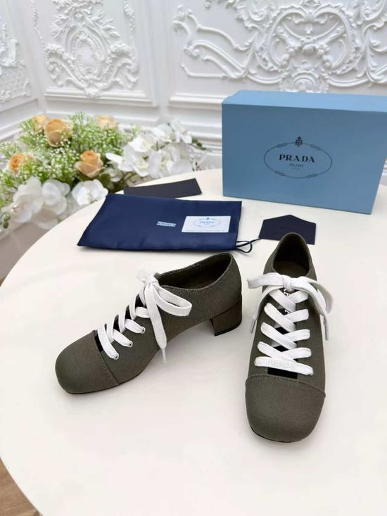 Prada Mary Jane Shoes with Emblem Chunky Heel Anti-slip Sole