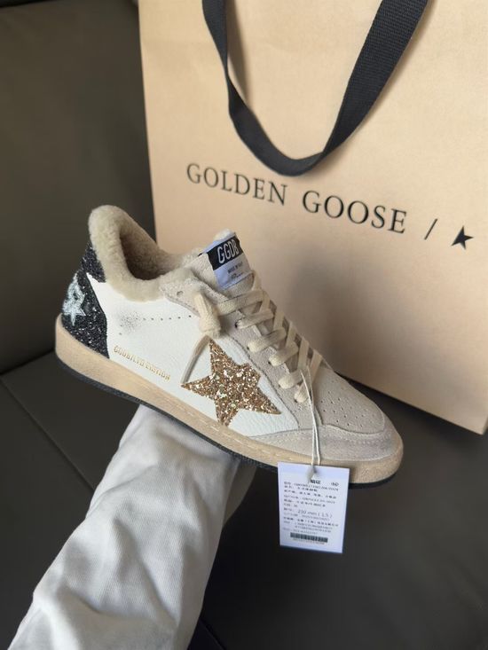 Golden Goose Comfortable Vintage Distressed Casual Sneakers With Thick Cushioned Insole