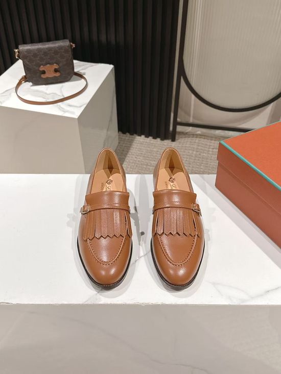 Loro Piana Top Grain Leather Loafer Shoes with Tassel Detail