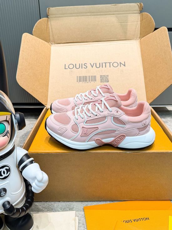 Louis Vuitton Mesh Breathable Lightweight Casual Running Sneakers