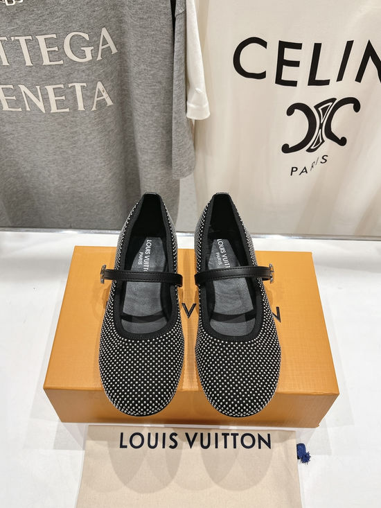 Louis Vuitton Suede Rivet Elegant Comfortable Mary Jane Flats