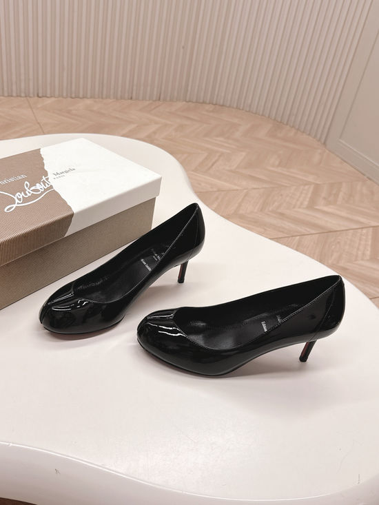 Christian Louboutine Elegant Tabi Toe High Heels Unique Stylish Women s Dress Shoes