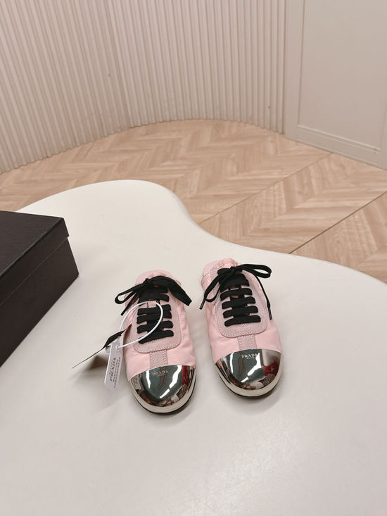 Prada Elegant Cap Toe Mary Jane Shoes Premium Leather Upper