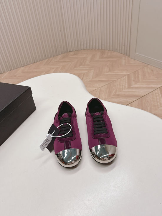 Prada Elegant Cap Toe Mary Jane Shoes Premium Leather Upper