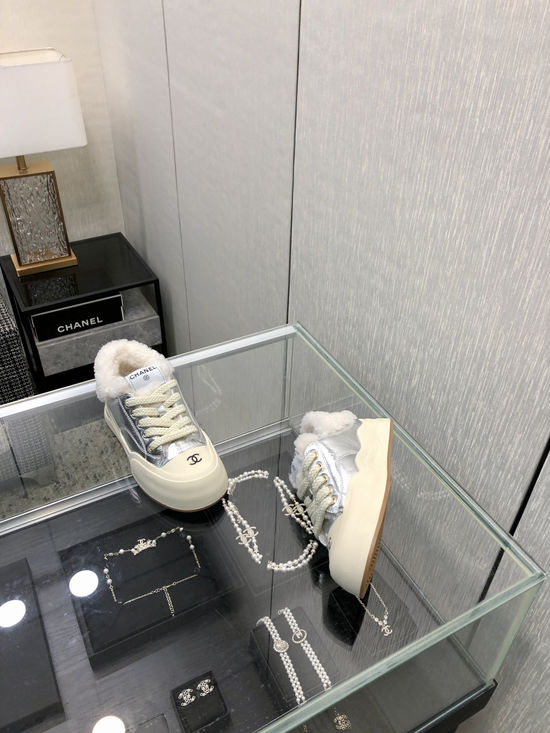 Gucci Faux Fur Lined Mixed Sheepskin Upper Warm Casual Sneakers