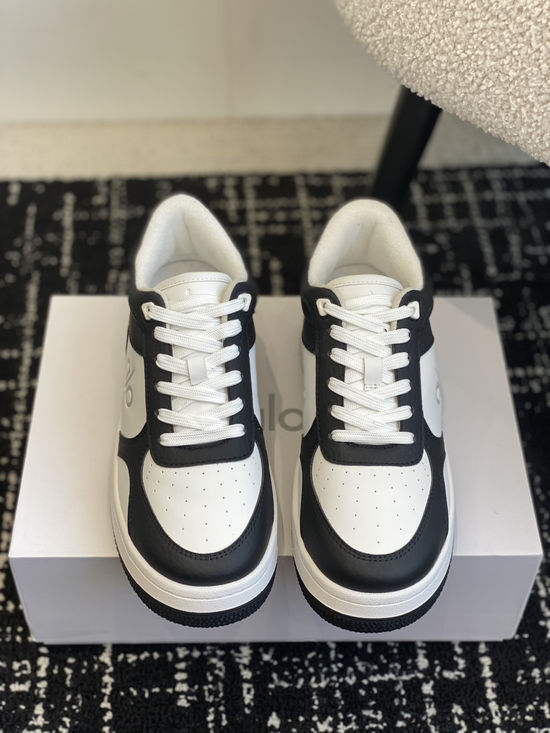 Alo Celebrity-Inspired Thick-Soled White Sneakers