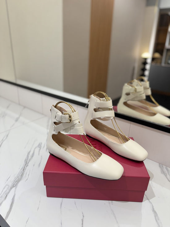 Valentino Bow Decor Leather Round Toe Flats