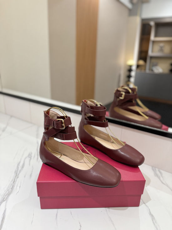 Valentino Bow Decor Leather Round Toe Flats
