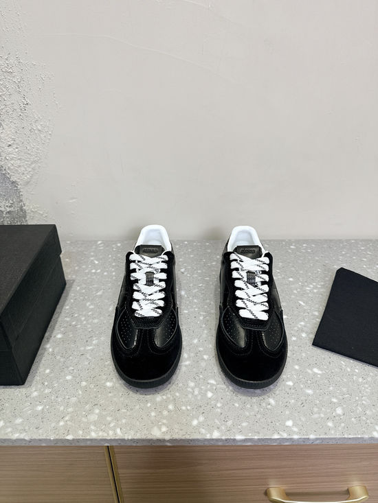 Alohas Premium Leather Casual Sneakers Comfortable Versatile Daily Footwear