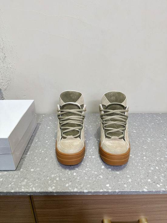 Fendi Color Block Elevated Casual Sneakers With Comfortable Lining