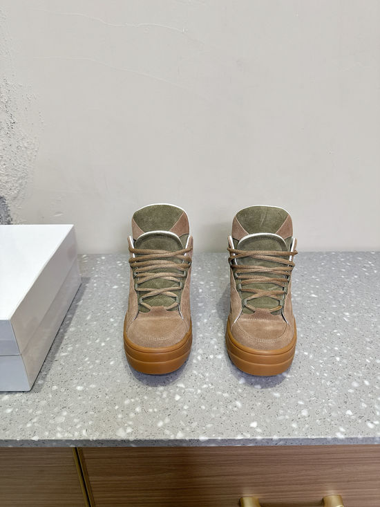 Fendi Color Block Elevated Casual Sneakers With Comfortable Lining