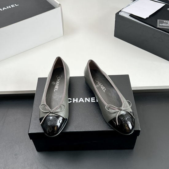 Chanel High Quality Two Tone Slingback Flats Sheepskin Upper