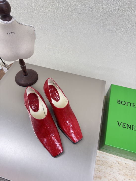 Bottega Veneta Red Embossed Heels Premium Leather Comfortable Dress Shoes