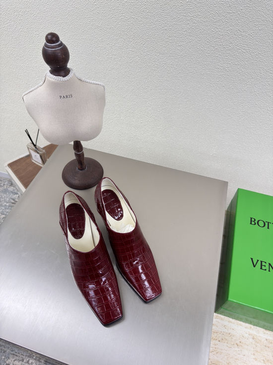 Bottega Veneta Burgundy Embossed Heels Premium Leather Comfortable Dress Shoes