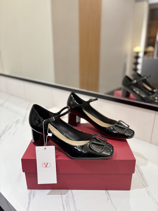 Valentino Vintage Elegant Mary Jane Leather Dress Shoes